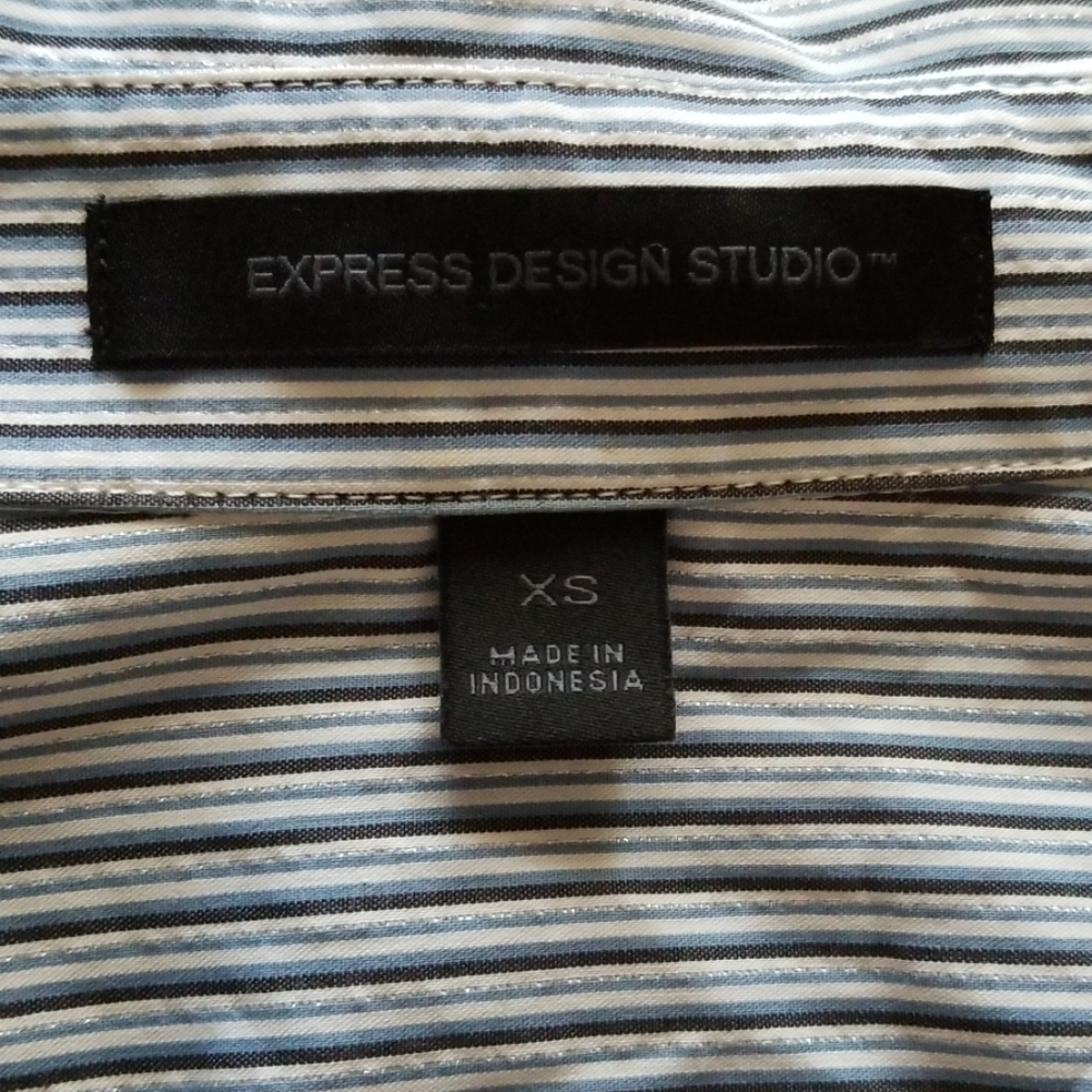 Express V-Neck Button Down - image 7